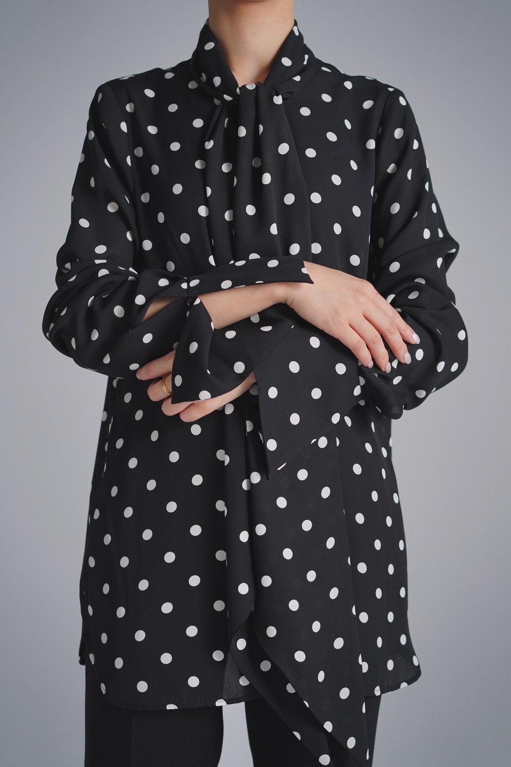 Nina Ricci>>水玉模様のウール混ツイードミニドレス Nina Ricci］<br>ドットドレスシャツ-ブラックをレンタルする