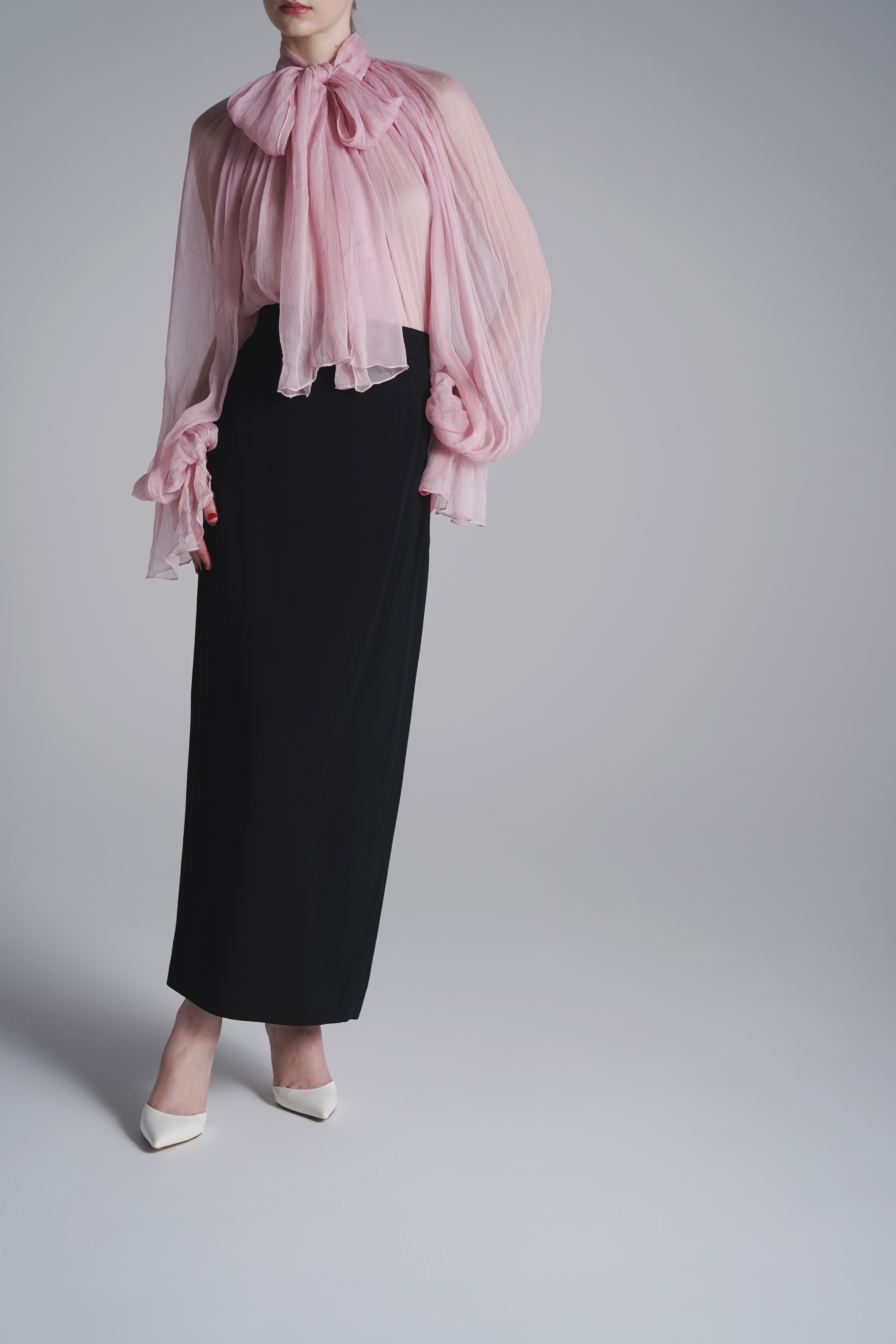 Atu Body Couture］シースルーシルクブラウス-ピンクをレンタルする