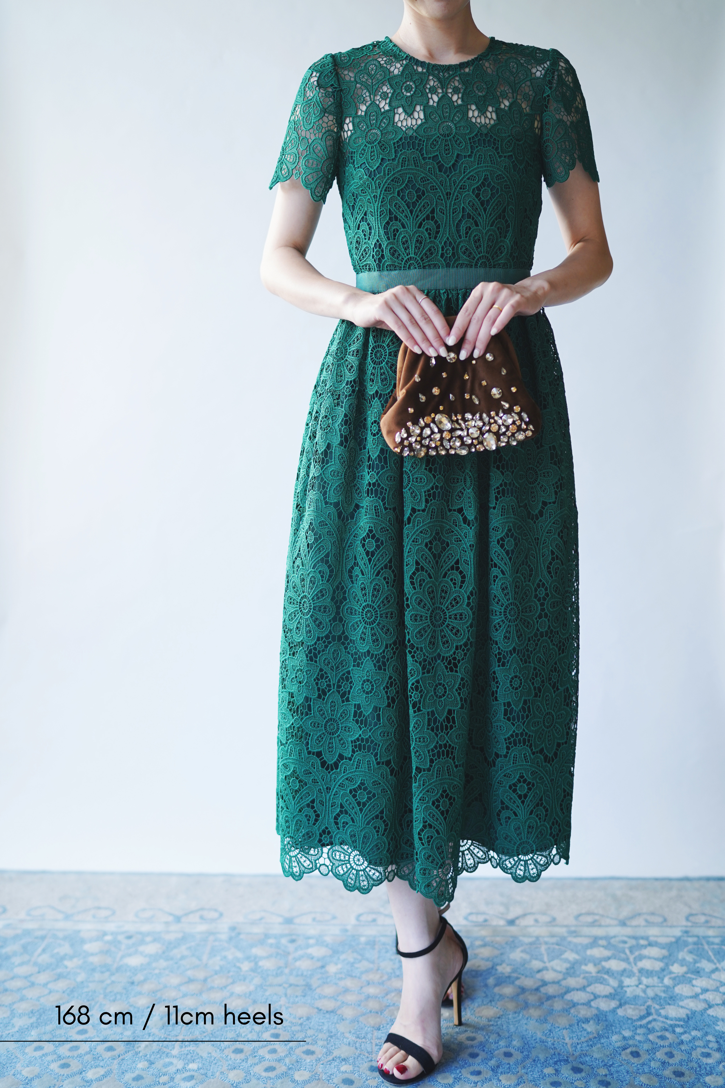 Self-Portrait｜半袖レースドレス(38)-グリーン をレンタルする