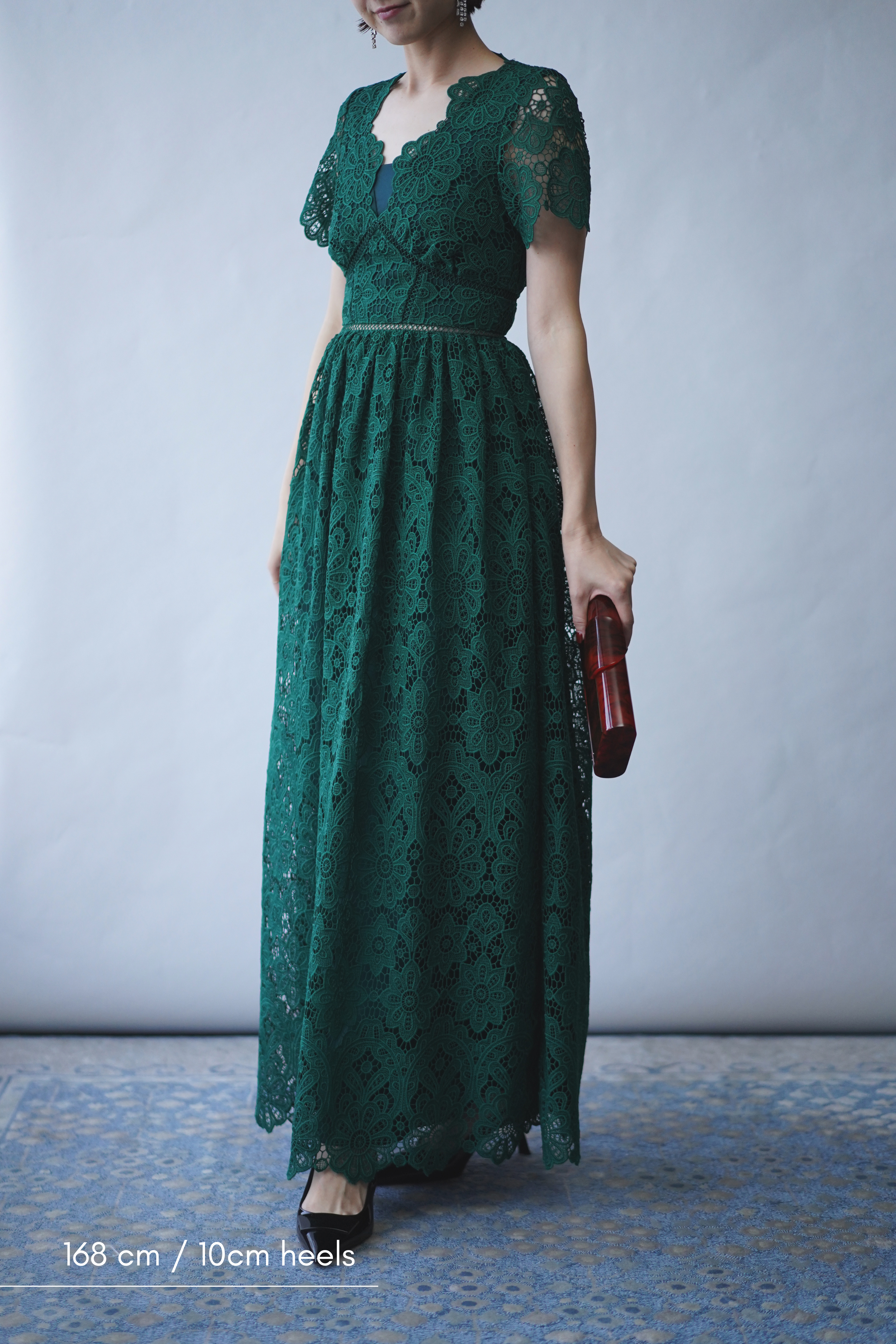 SELFPORTRAITブラック ベア ロングドレスUK4 Self-Portrait｜半袖レース ロングドレス(36)-グリーン をレンタルする