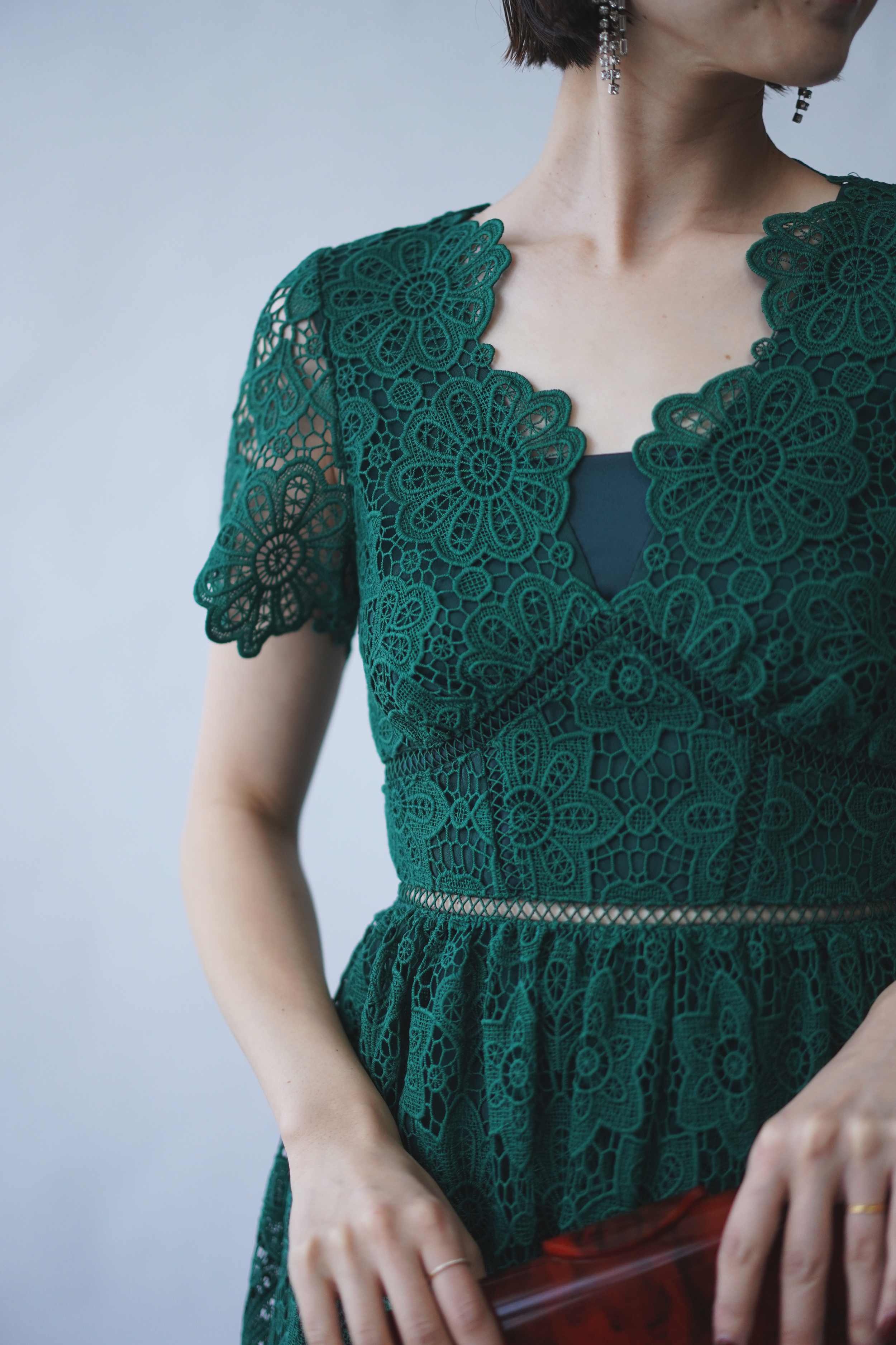 Self-Portrait｜半袖レース ロングドレス(36)-グリーン をレンタルする