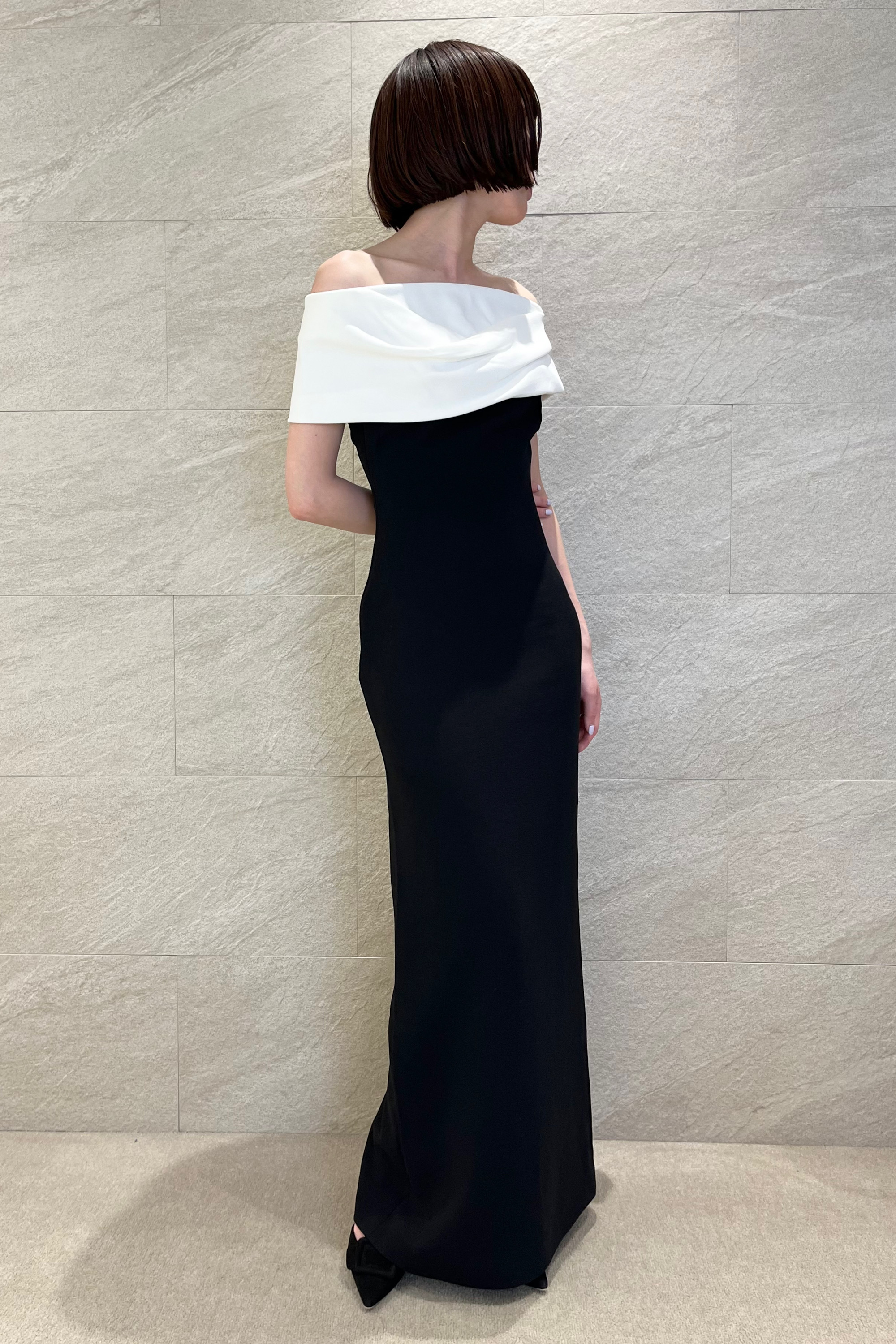 SOLACE LONDON Eva オフショルダー ロング ドレス 関税込み Solace London］Eva オフショルダー マキシドレスｰブラック