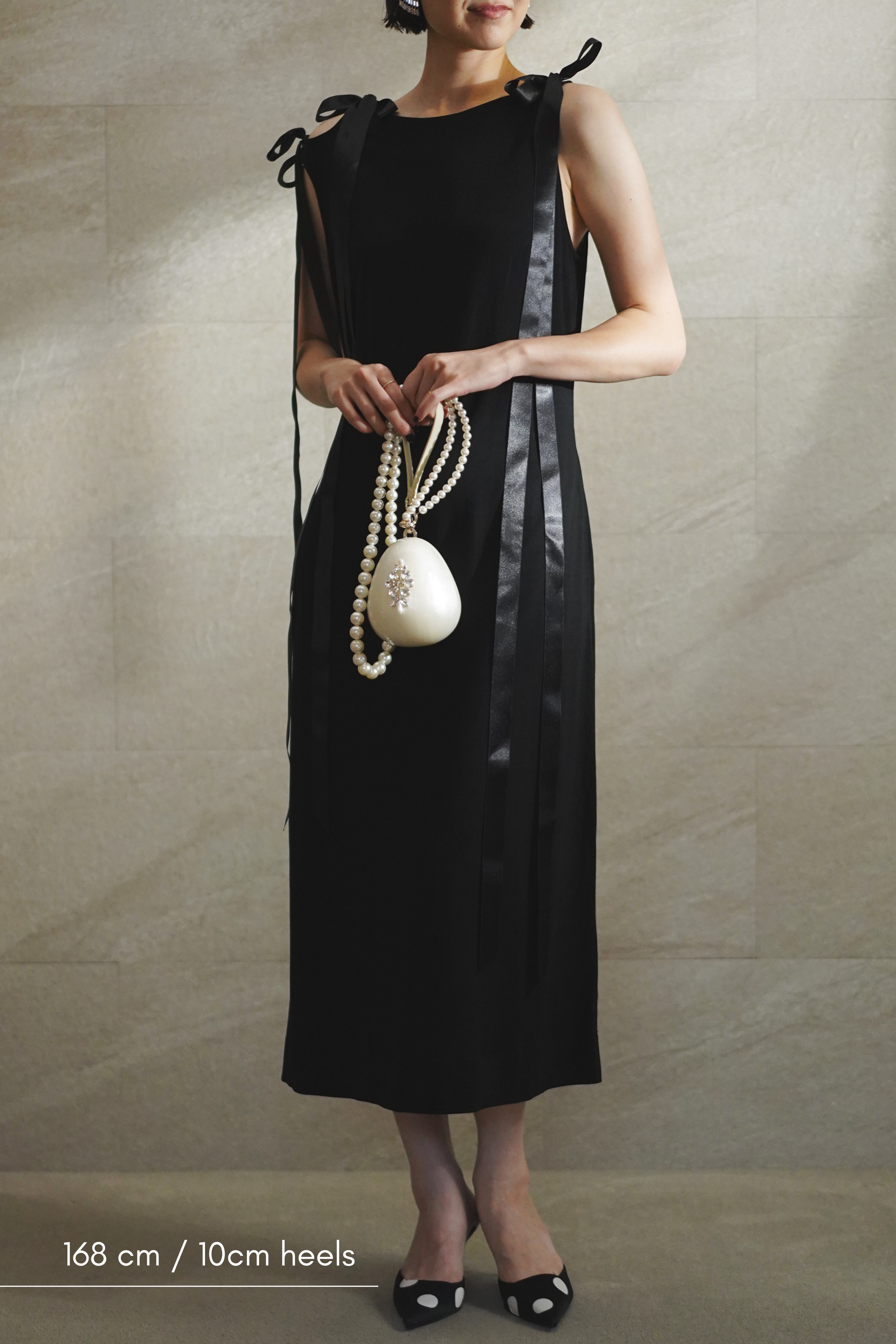 SIMONE ROCHA］リボンストラップミディドレス-ブラックをレンタルする