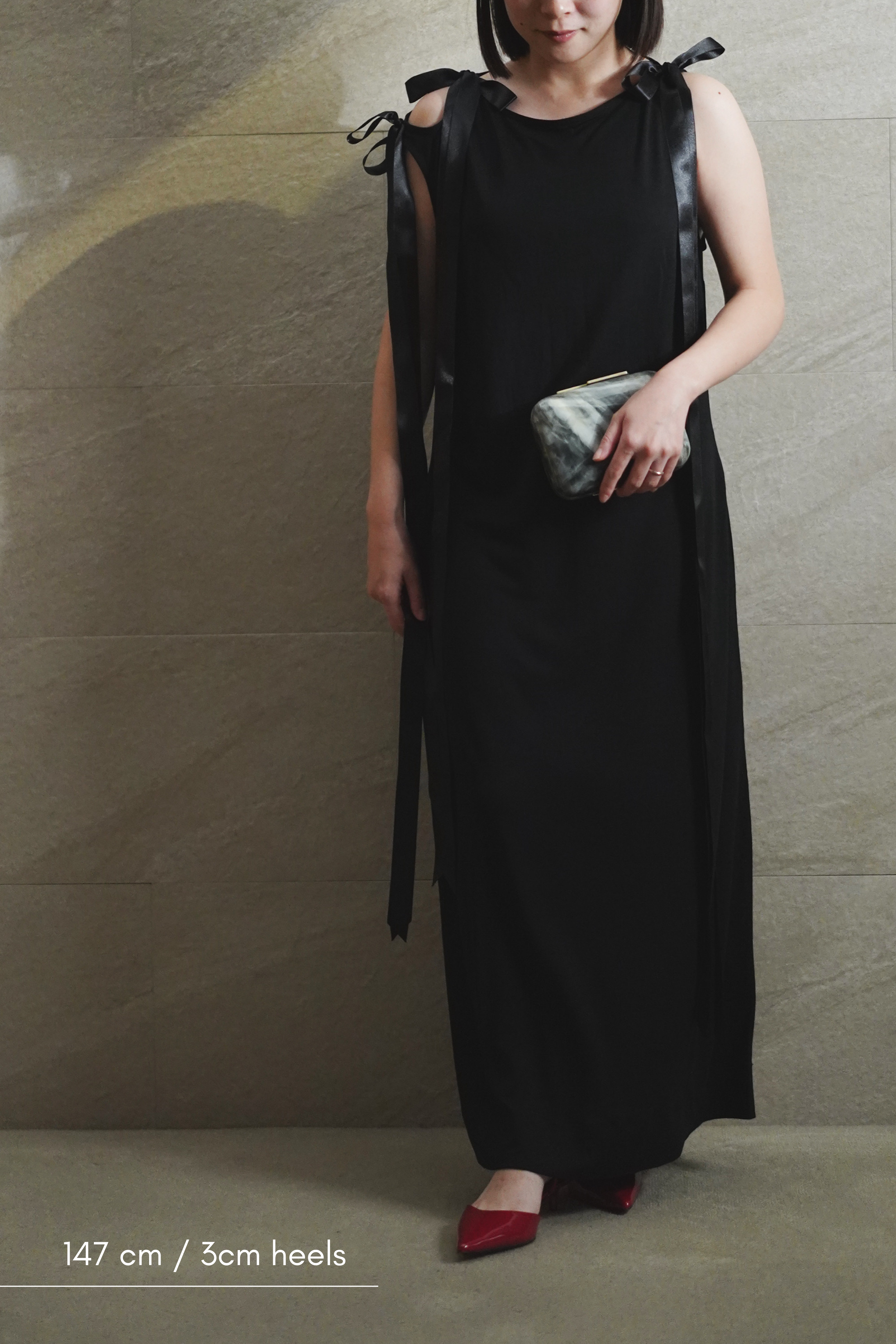 SIMONE ROCHA］リボンストラップミディドレス-ブラックをレンタルする