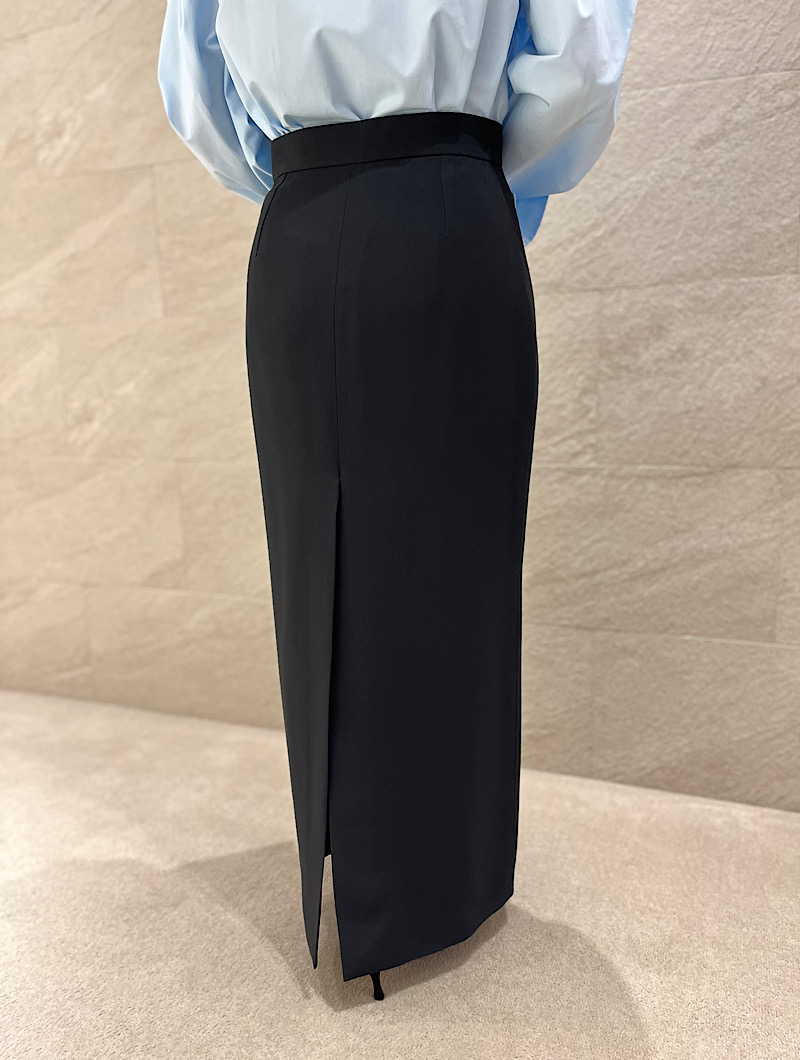 Nina Ricci>>柄シルクスカート 楽天市場】ニナリッチ シルク スカーフ ブラック 花柄 中古 A