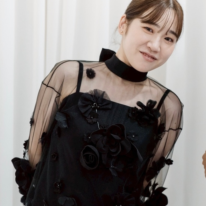 VIKTOR&ROLF］フローラルチュールブラウス-ブラックをレンタルする