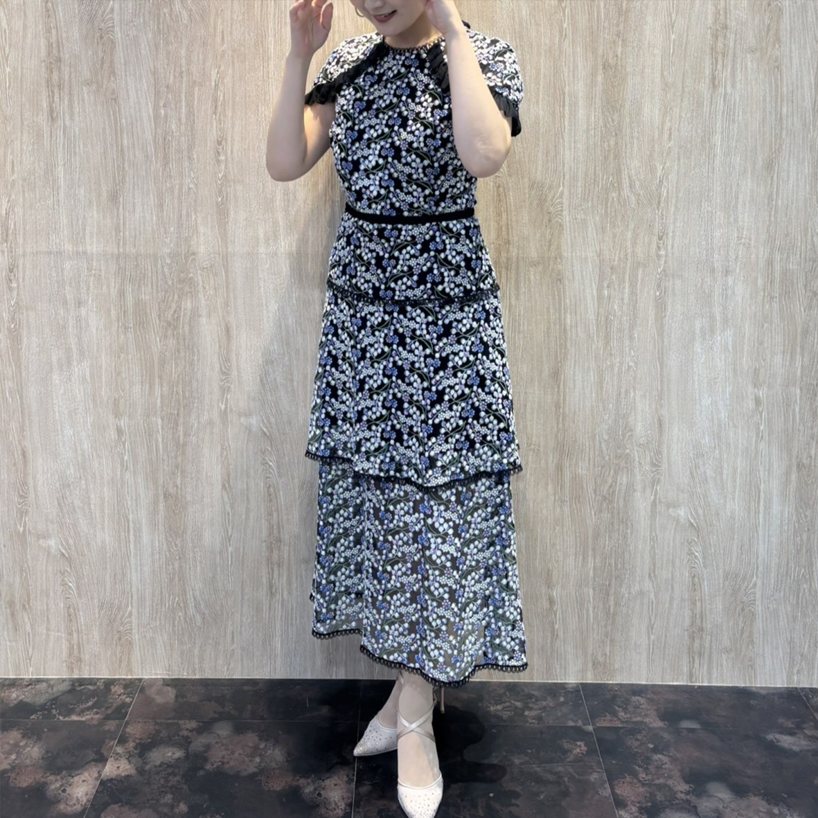 エム・エル・モニーク・ルイリエ(ML Monique Lhuillier)|半袖刺繍